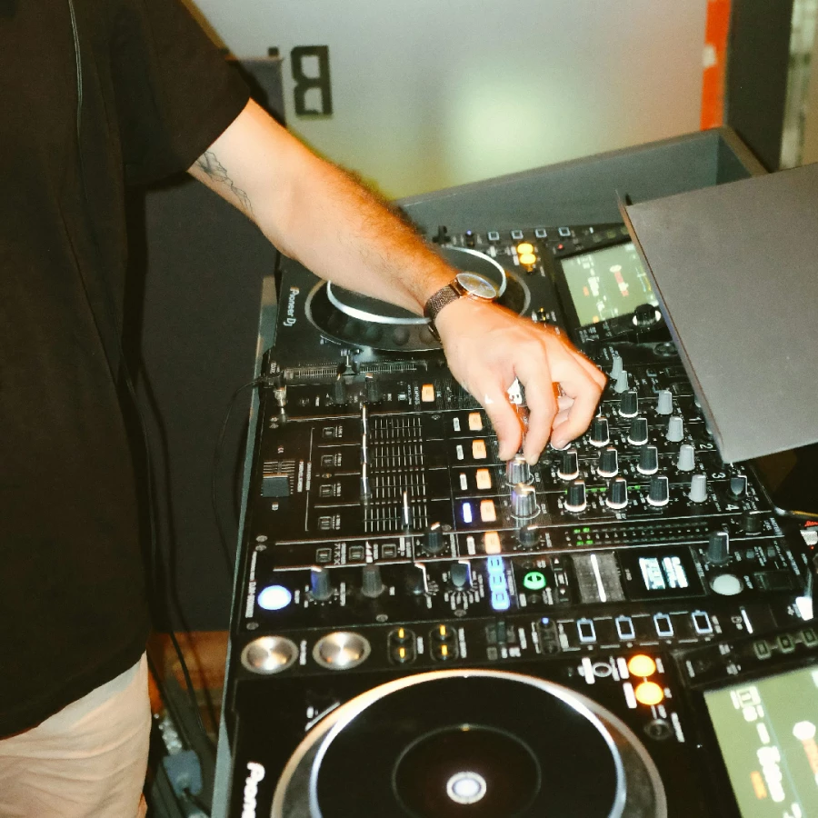 DJ 장비 시연